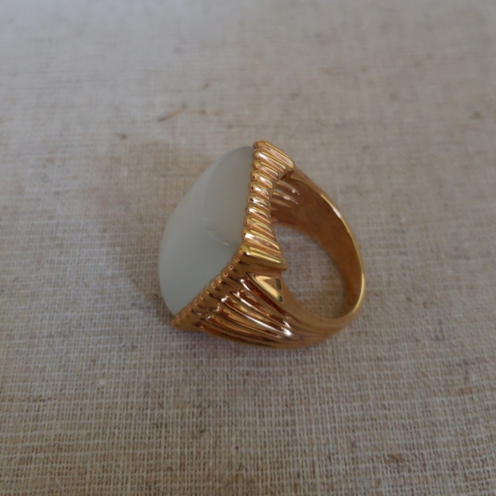 Gold Statement Ring - Picture 3 of 6